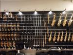 mur d'instrument chez js musique